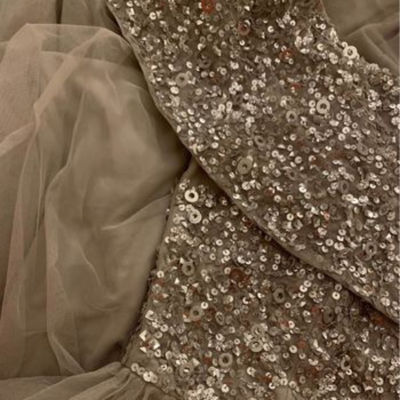 Formal sequins and tulle grey dress MAYA from ASOS - Picture 2 of 3